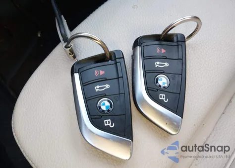 2019 BMW X1 xDrive28I z USA, uszkodzony, nr VIN WBXHT3C50K3H36236